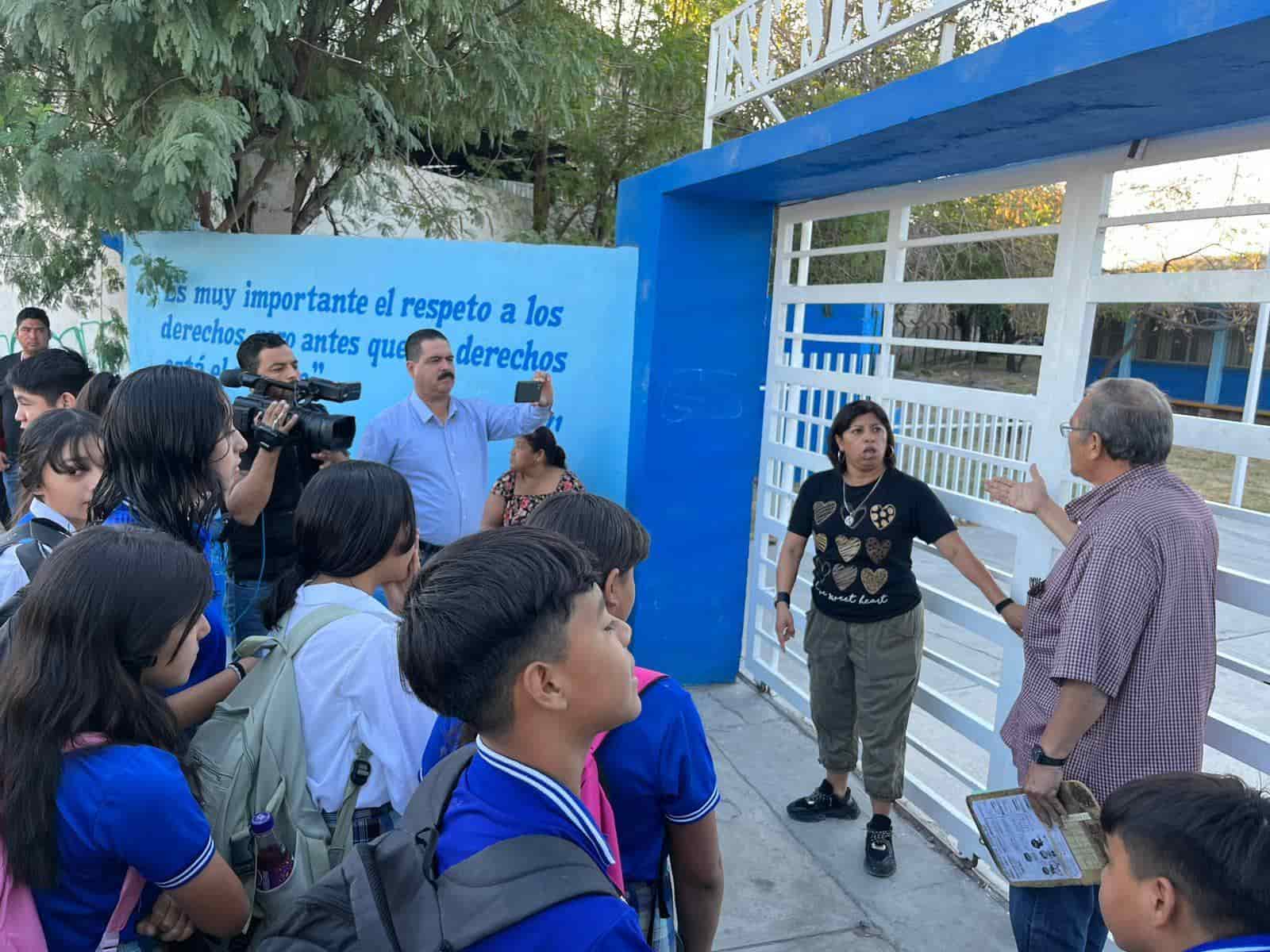 Atienden protesta en la Secundaria 67
