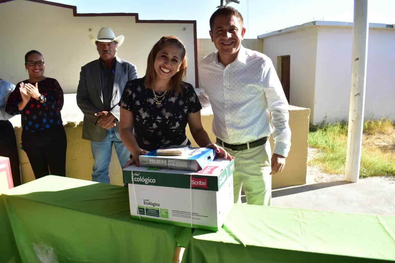 Participa cabildo en lunes cívico