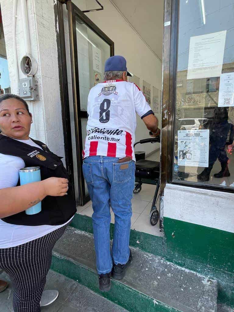 VIVEN CALVARIO ABUELITOS PARA COBRAR SU PENSIÓN