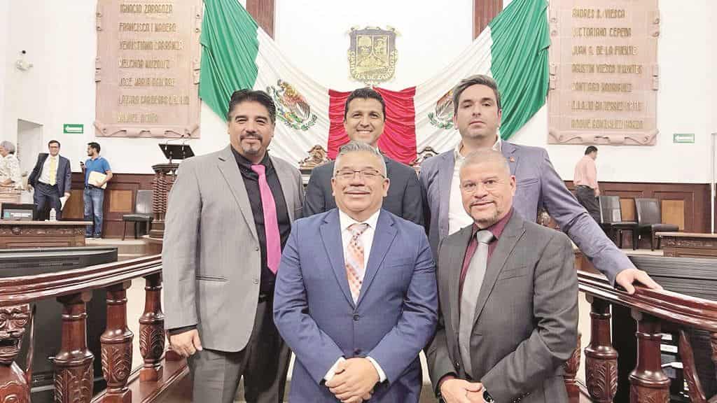 Reconocen a locutores