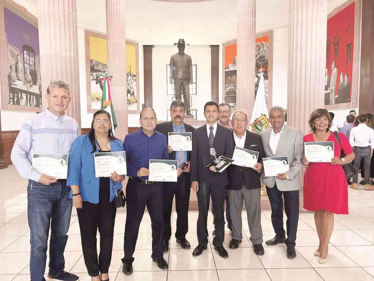 Reconocen a locutores