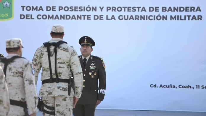 Toma protesta el nuevo comandante 
