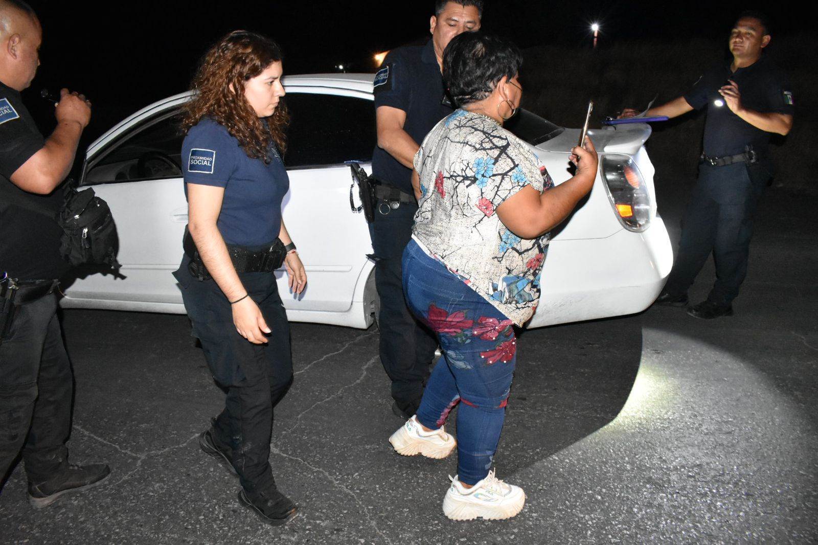 Choca, escapa y desata persecución