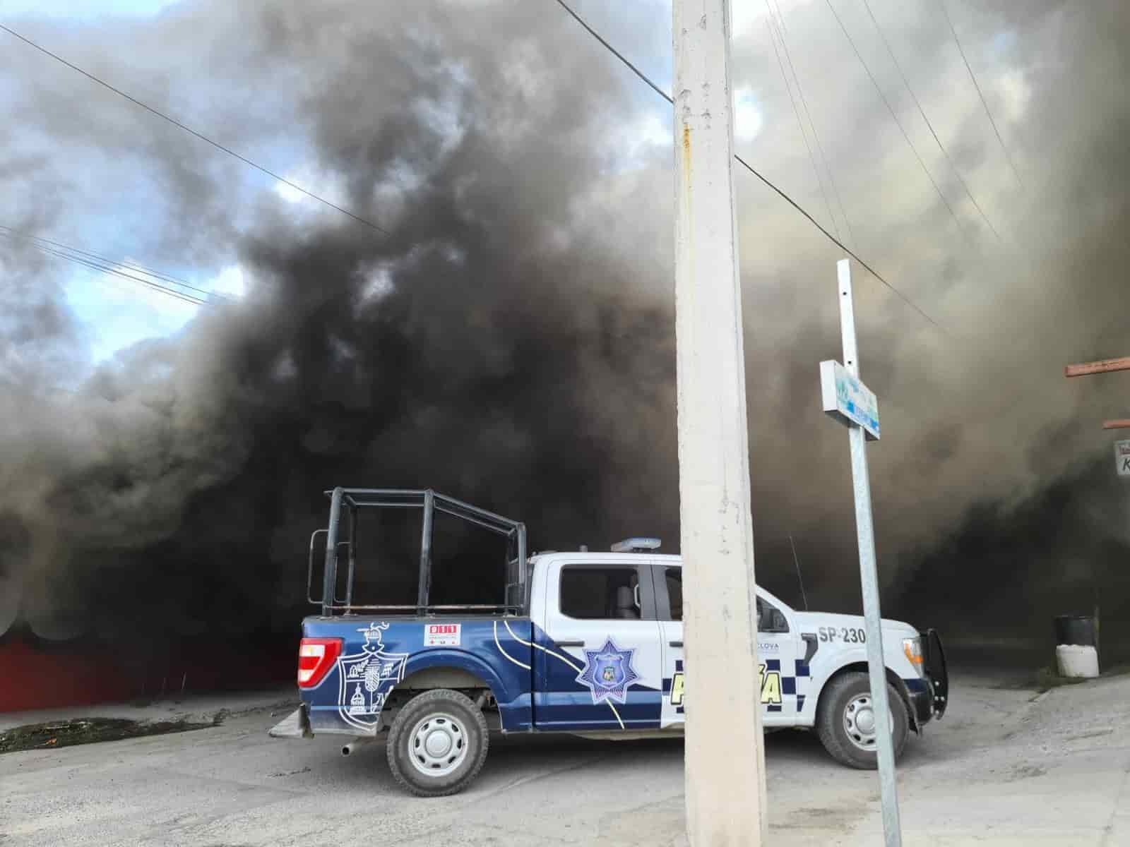 ARDE SUPER COLCHONES: Más de 150 colchones fueron consumidos por las llamas