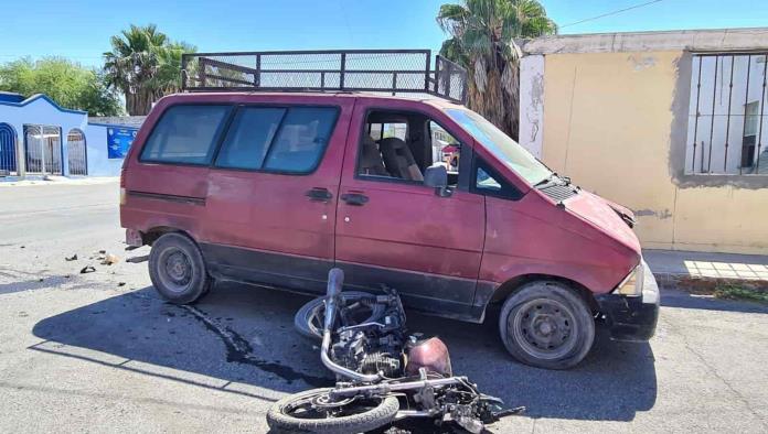 Se estampa en camioneta