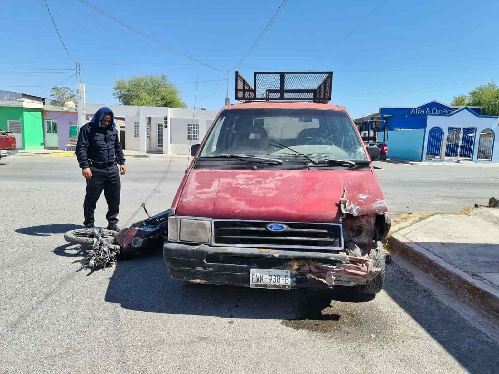 Se estampa en camioneta