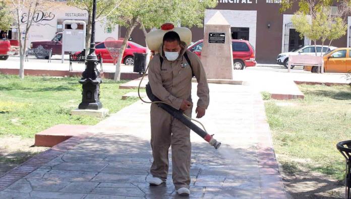 Fumigan en zonas rurales