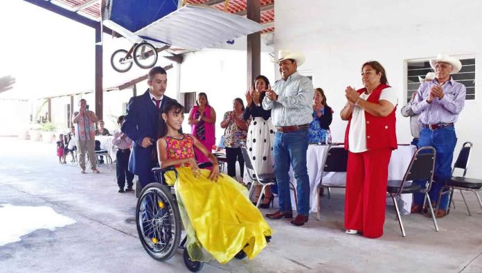 Corona DIF a Ángela I