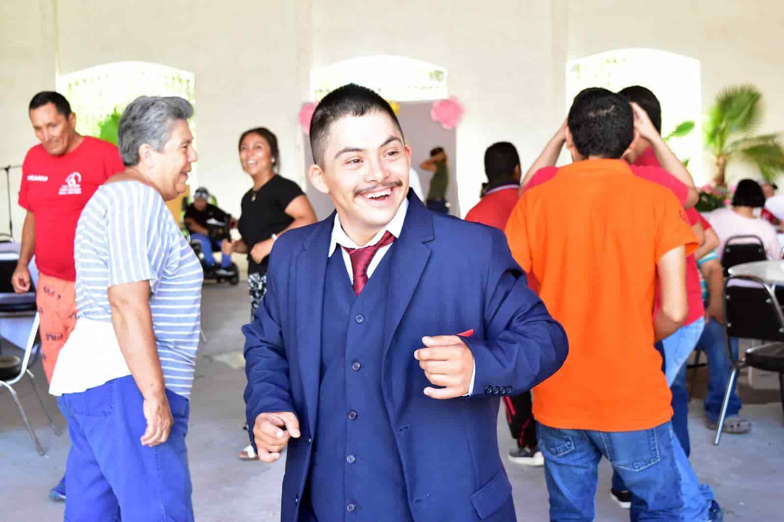 Corona DIF a Ángela I