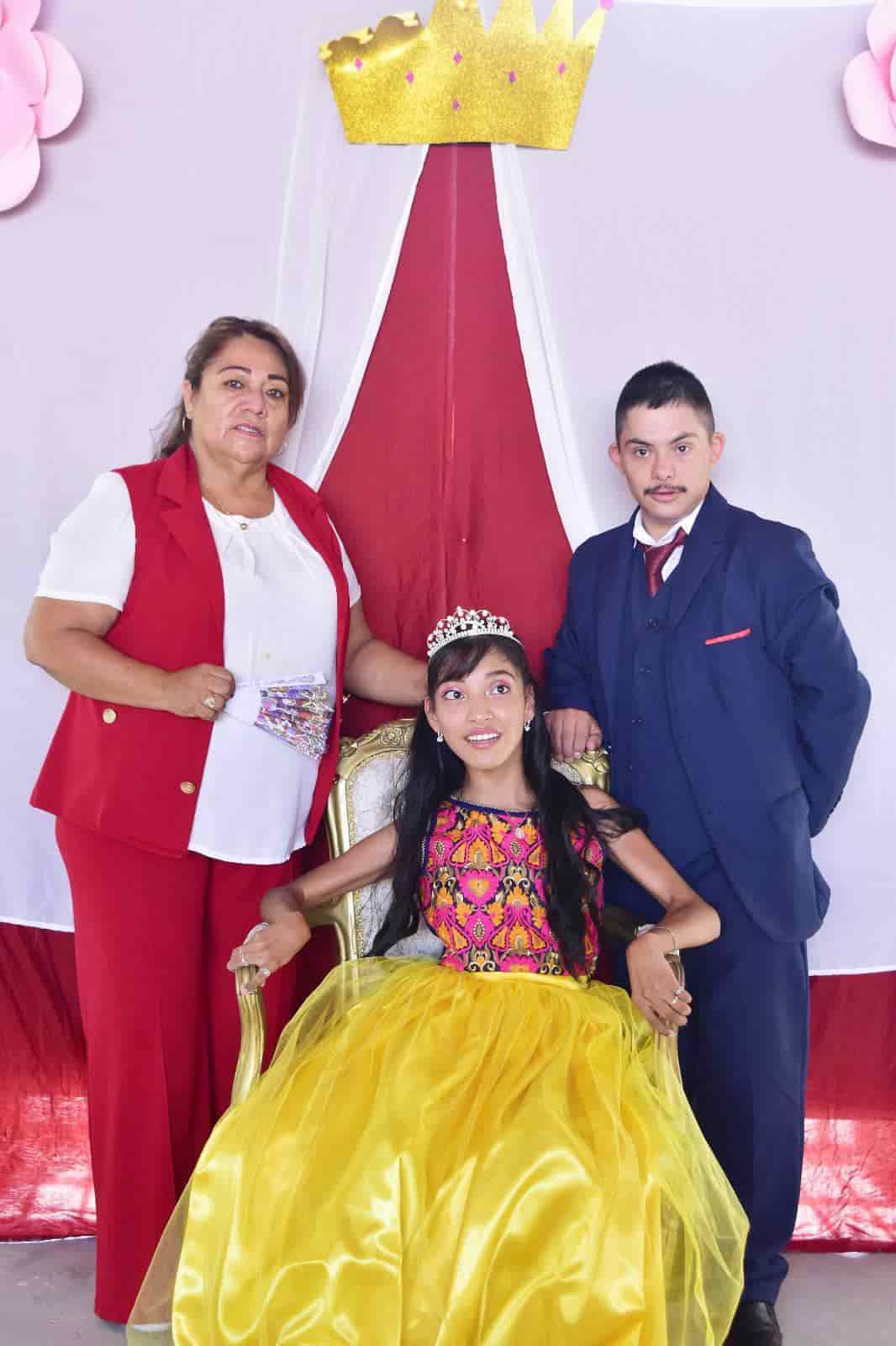 Corona DIF a Ángela I