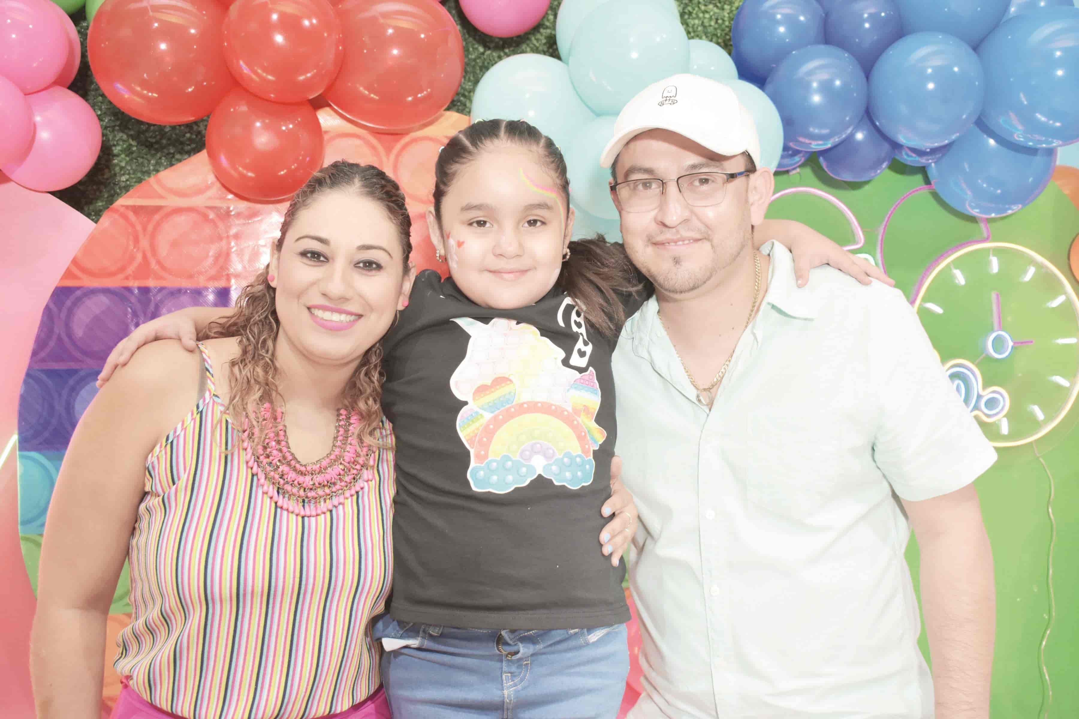 Fernanda Nicole apaga 7 velitas