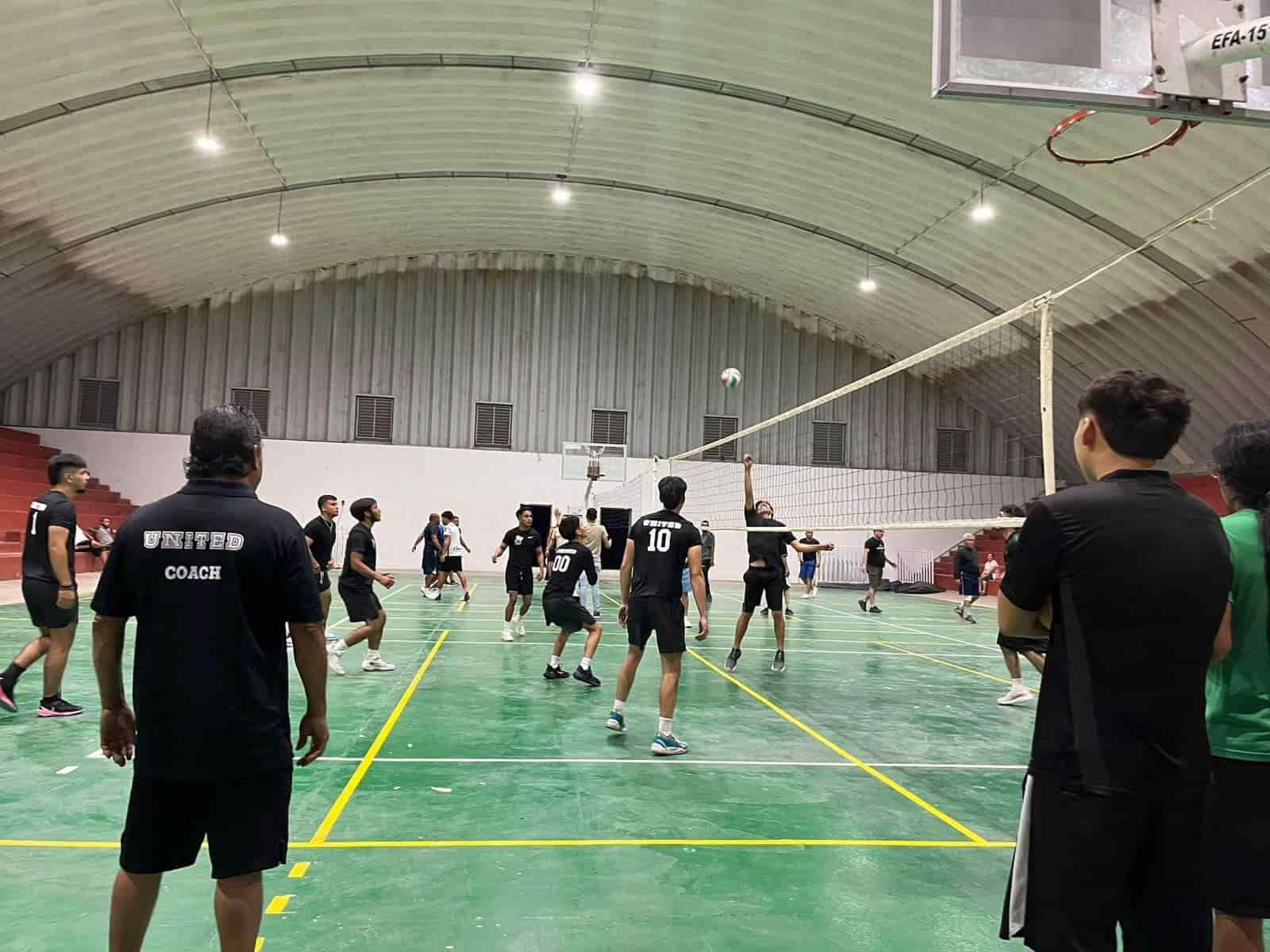 ¡Un éxito torneo de voleibol mixto en la liga municipal!