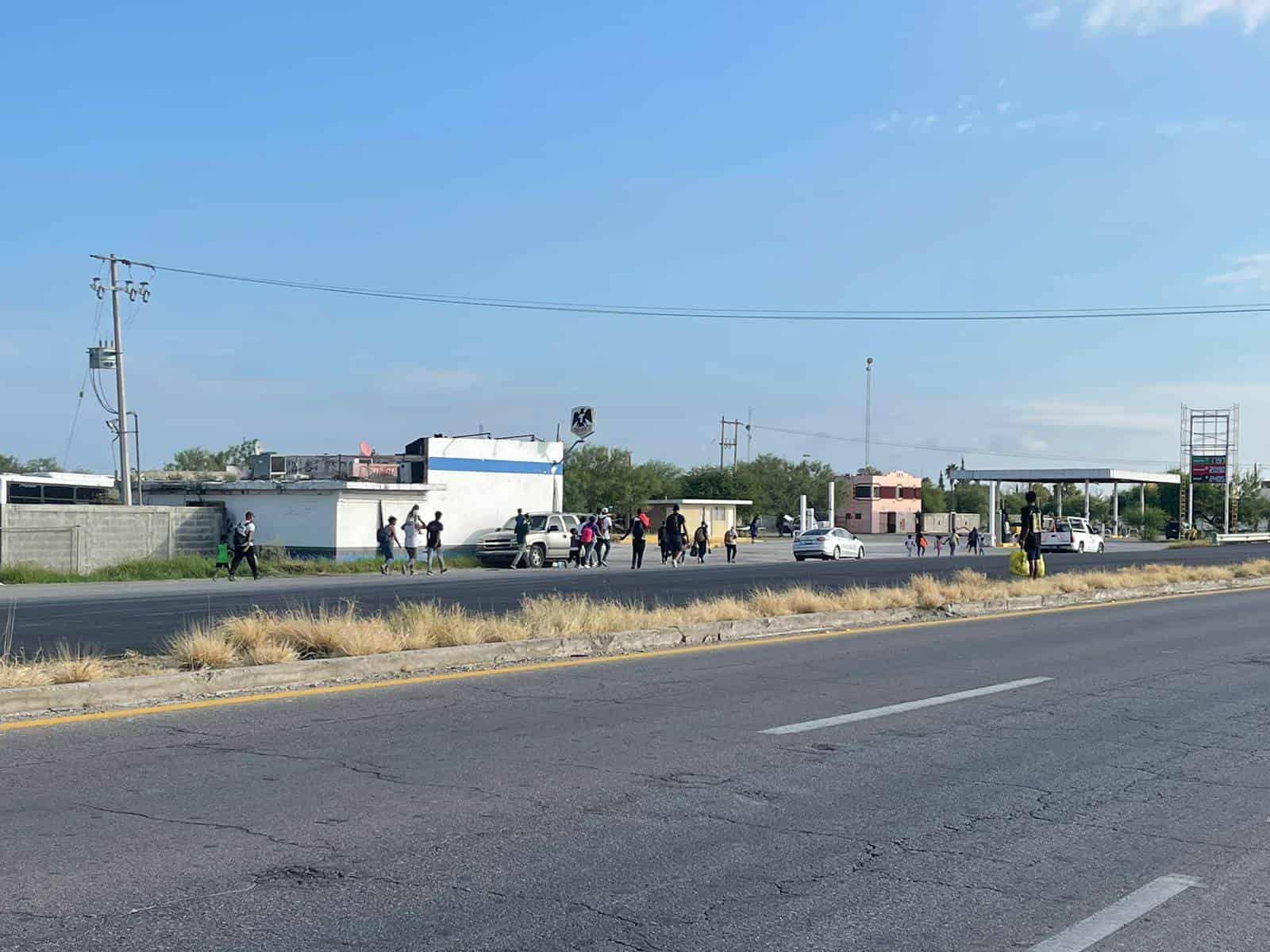 ¡Llegan cientos de migrantes a PN! Venían a bordo del tren