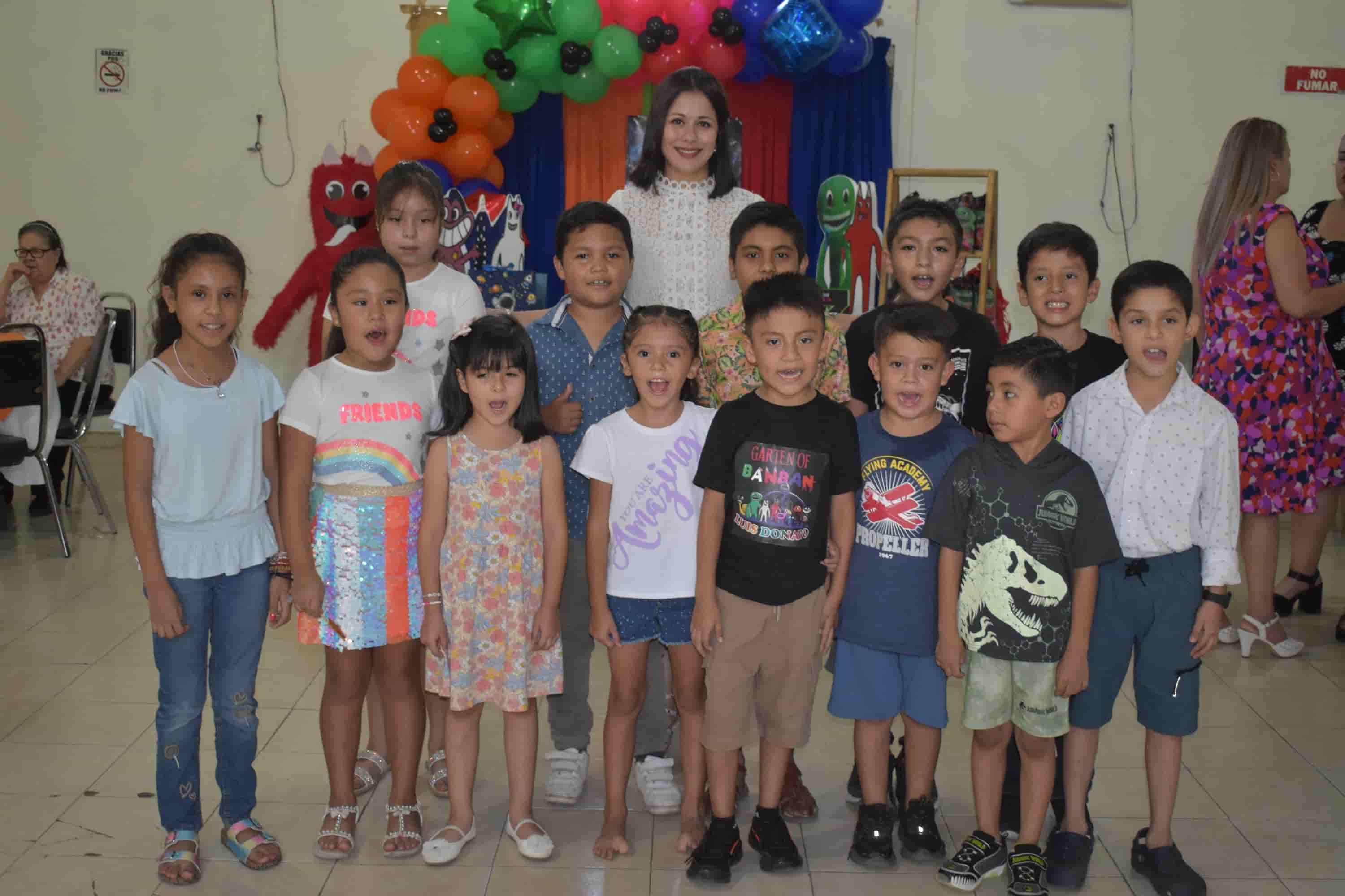 Celebran su cumpleaños 7