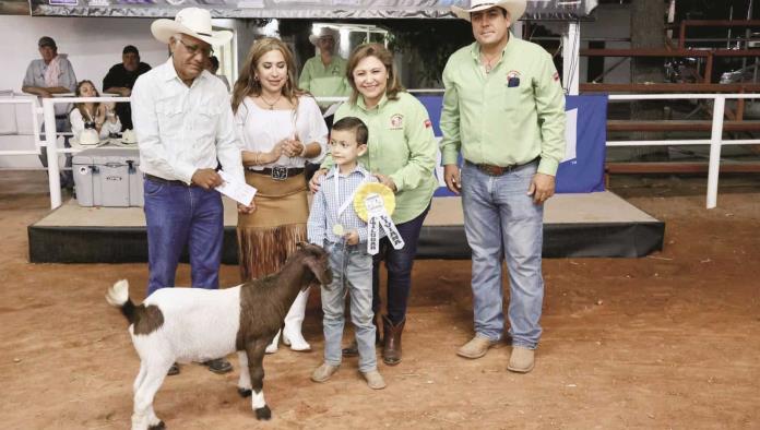 Entregan premios del borrego gordo