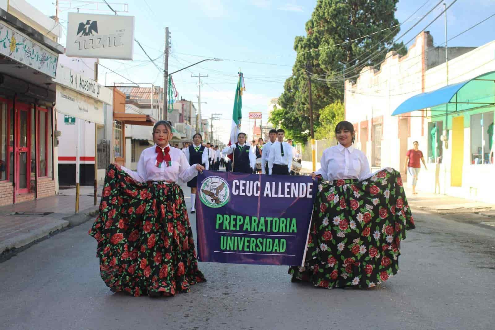 Realizan desfile cívico