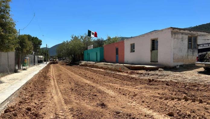 Pavimentan vialidades en Sierra Hermosa 