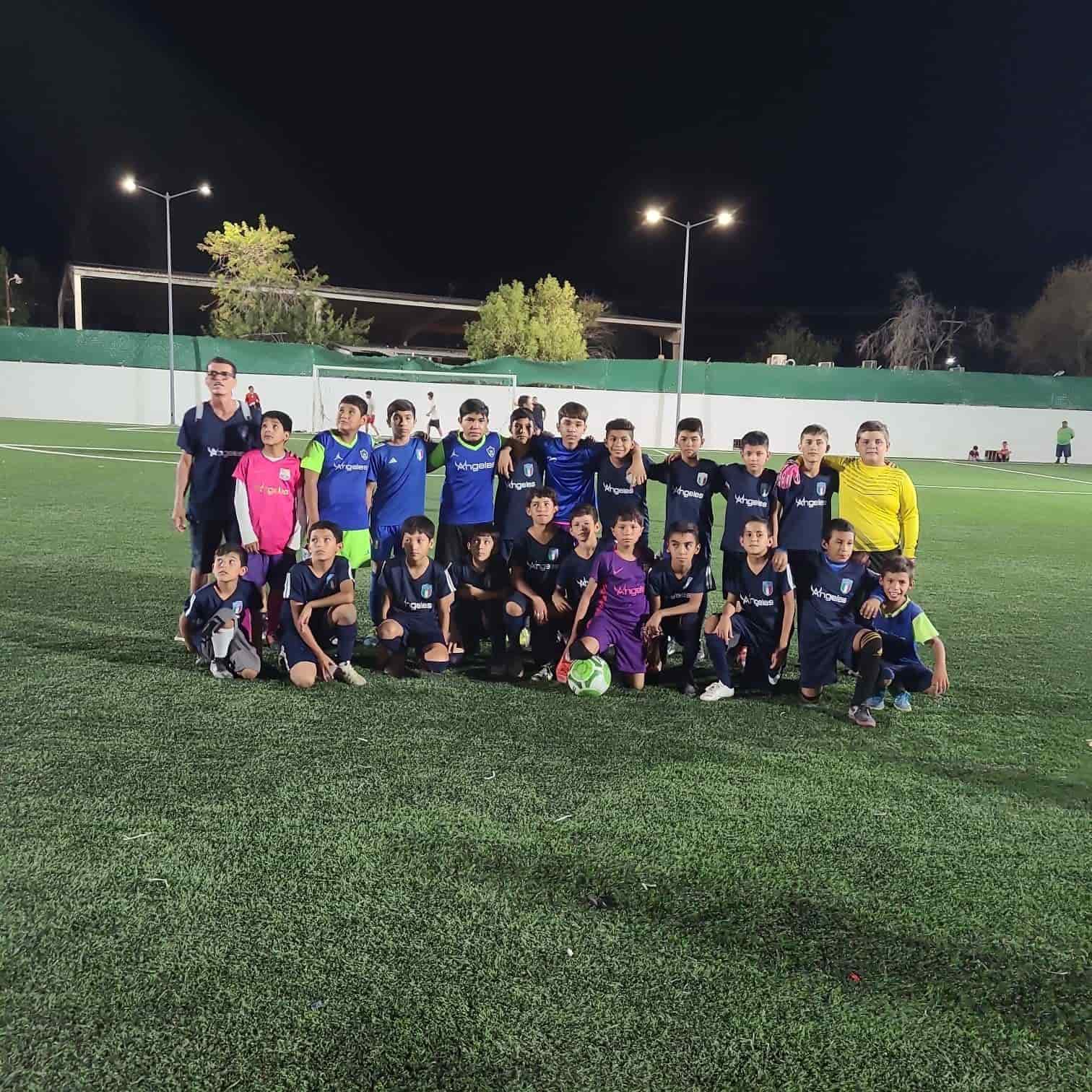 Felinos campeón en Pollos