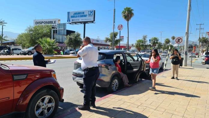 Choca a embarazada a los pies de Madero