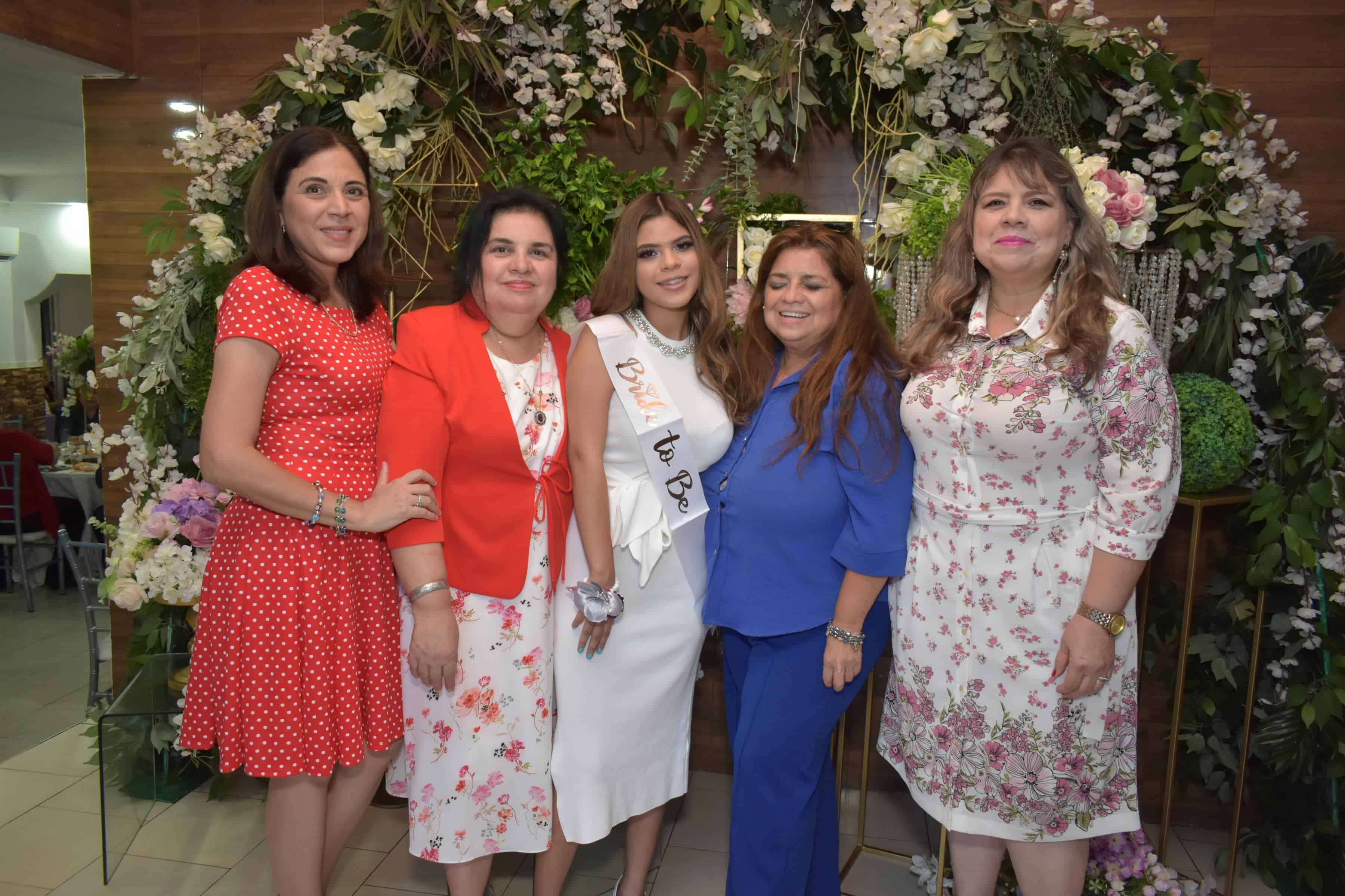 María Fernanda despide su soltería