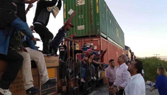 Brinda Mario Dávila ayuda humanitaria
