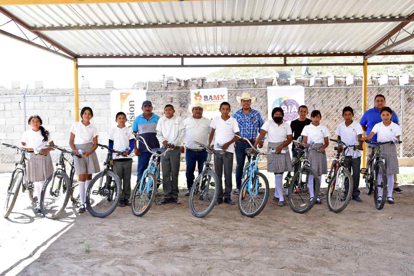 Entregan ‘bicis’ a alumnos rurales