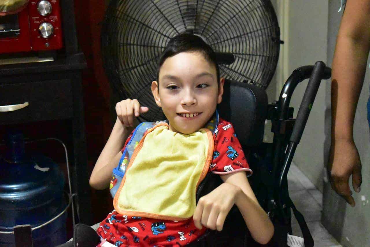 Recibe Eder silla especial
