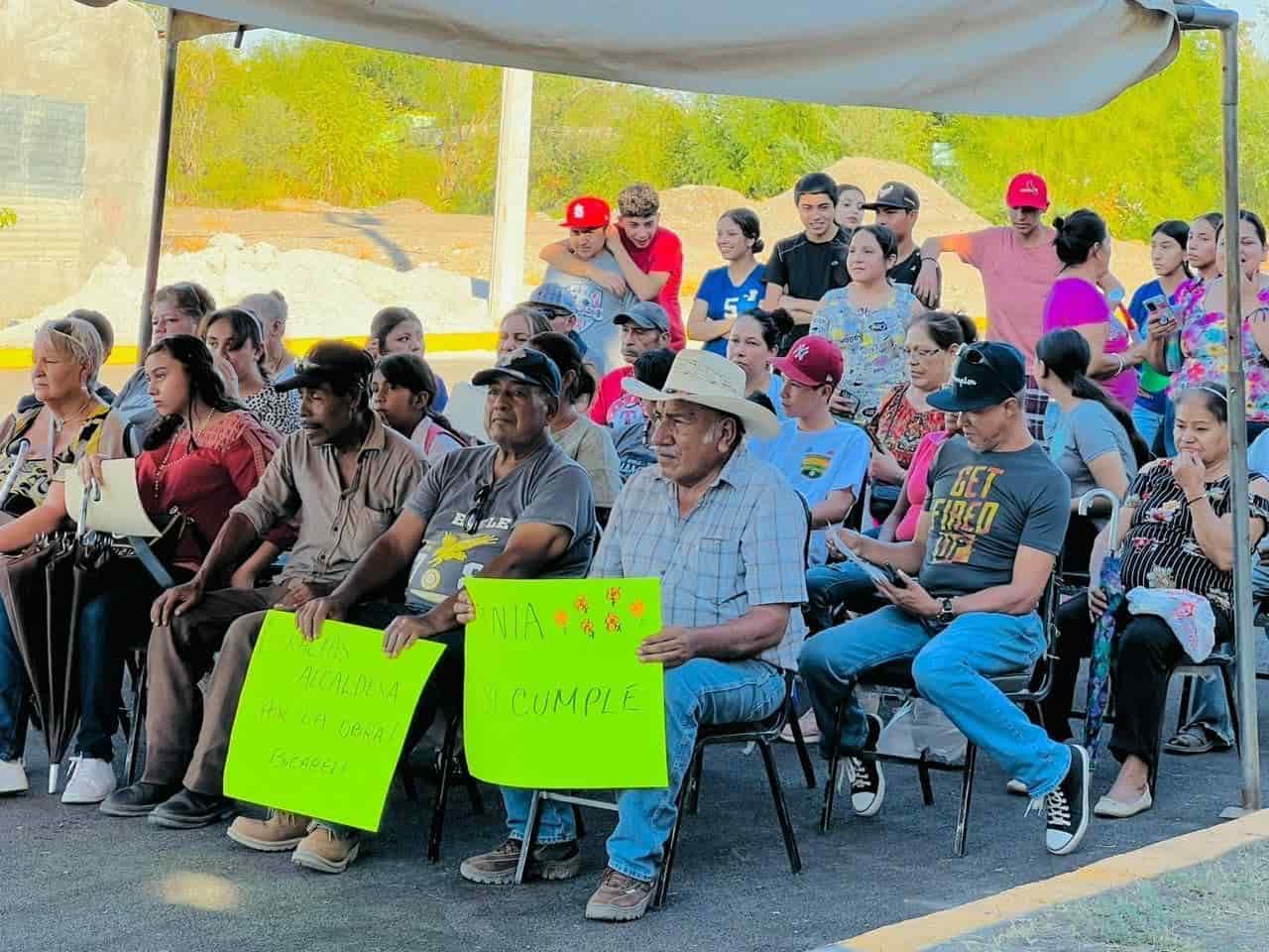 Entrega Tania pavimentación