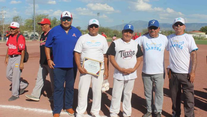 Triunfa Phillips en Recreativa de 60 Años