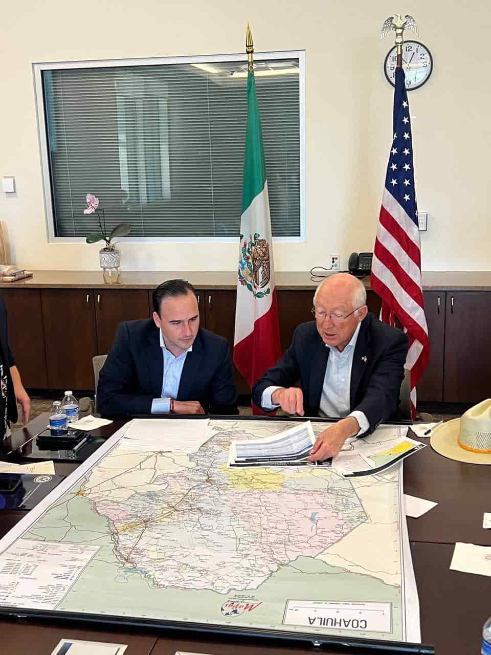 Sostienen importante reunión; Planean proyectos para el 2024