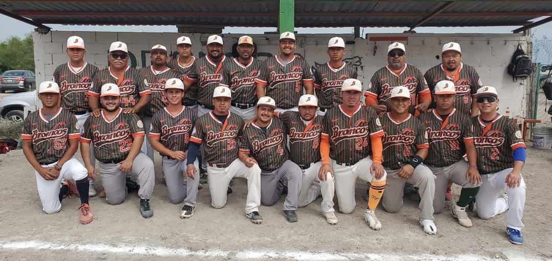 Se juega el 2do juego de campeonato en el béisbol categoría Premier