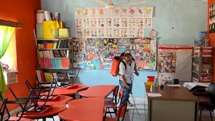 Realizan fumigaciones en escuelas de Allende
