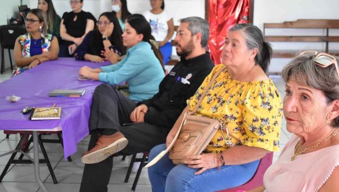 Instruyen sobre la equidad de Género