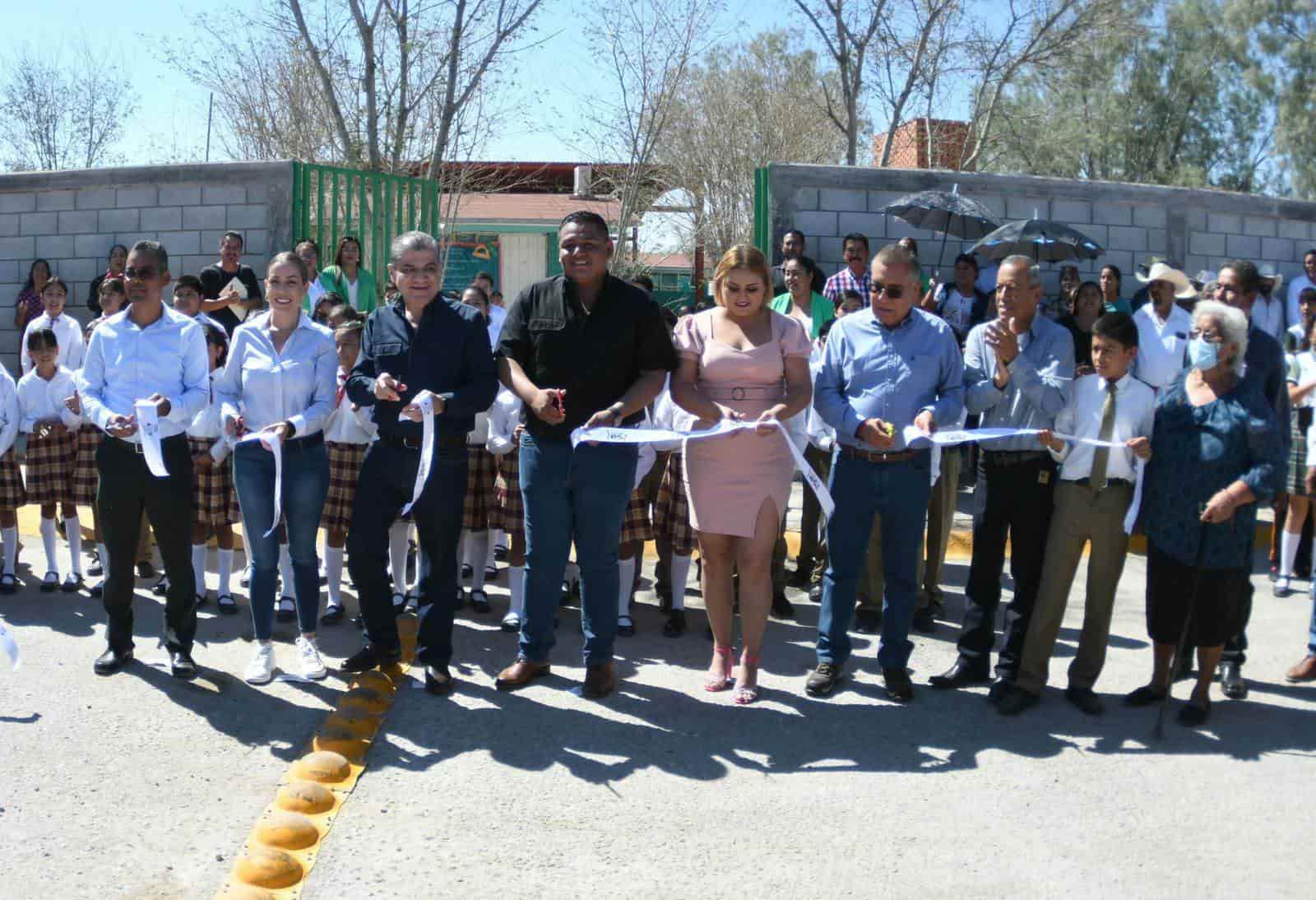 Entrega MARS obras en escuelas de Viesca