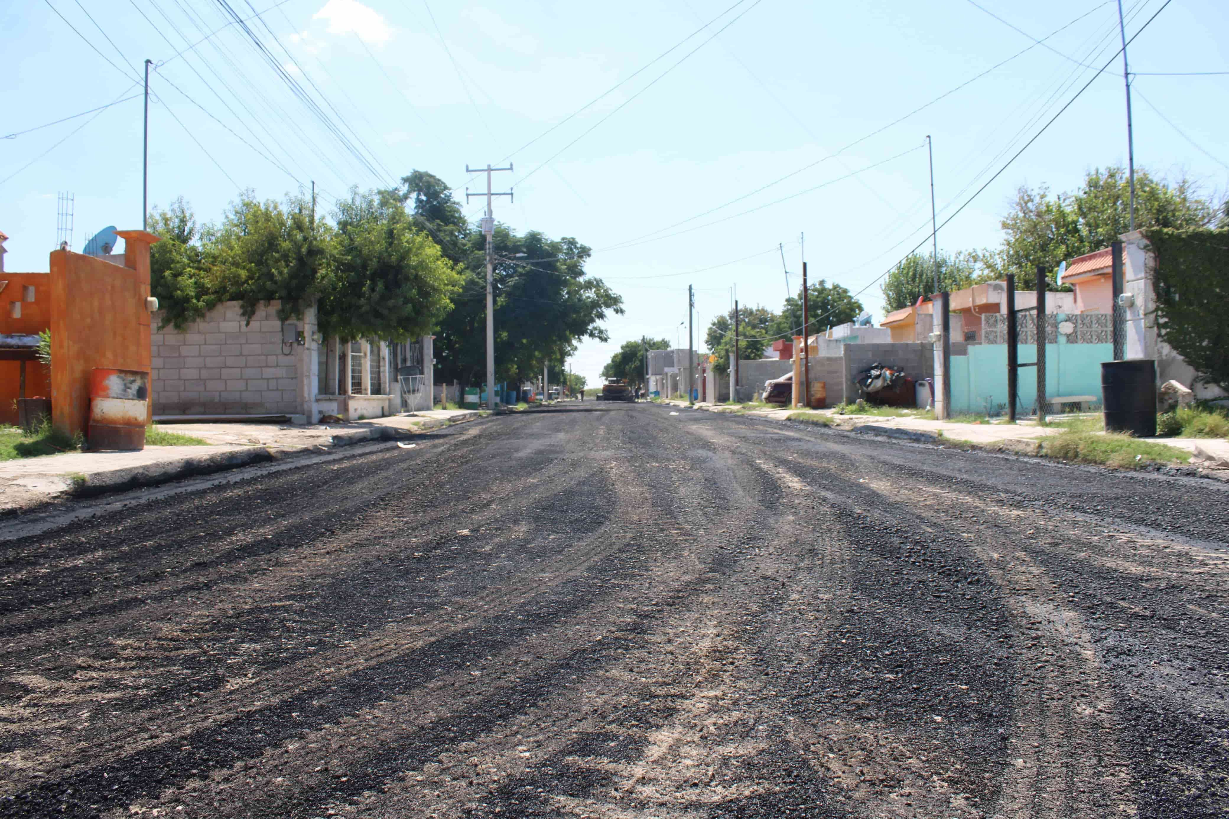 Pavimentan calles de Ampliación I. Allende