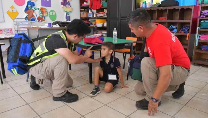 Realizan simulacro de emergencia en el jardín de niños de Nava