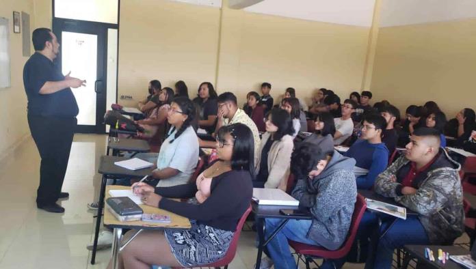 ¡Promueven empleo! Imparten taller en universidades