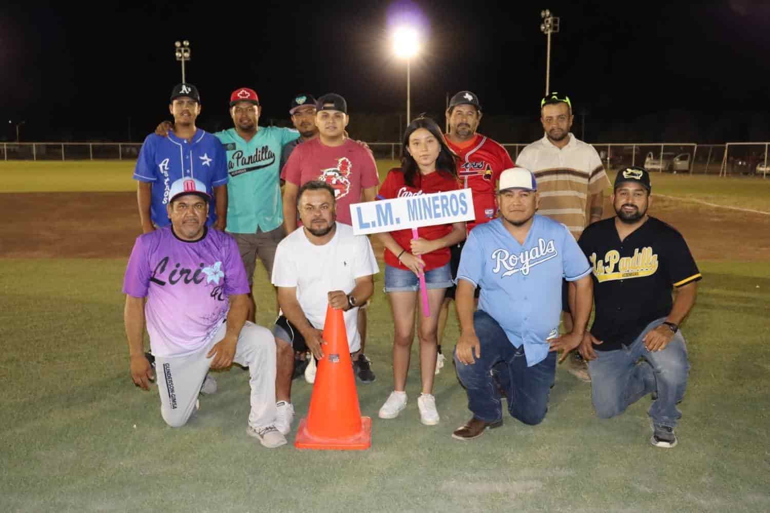 En Ciénegas inicia softbol nocturno