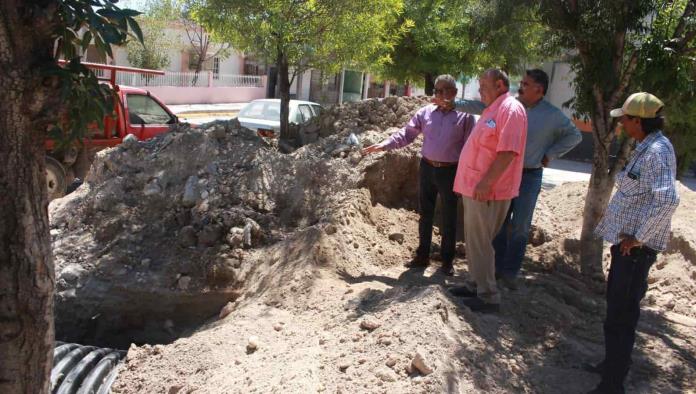 Supervisan drenaje pluvial de Castaños 