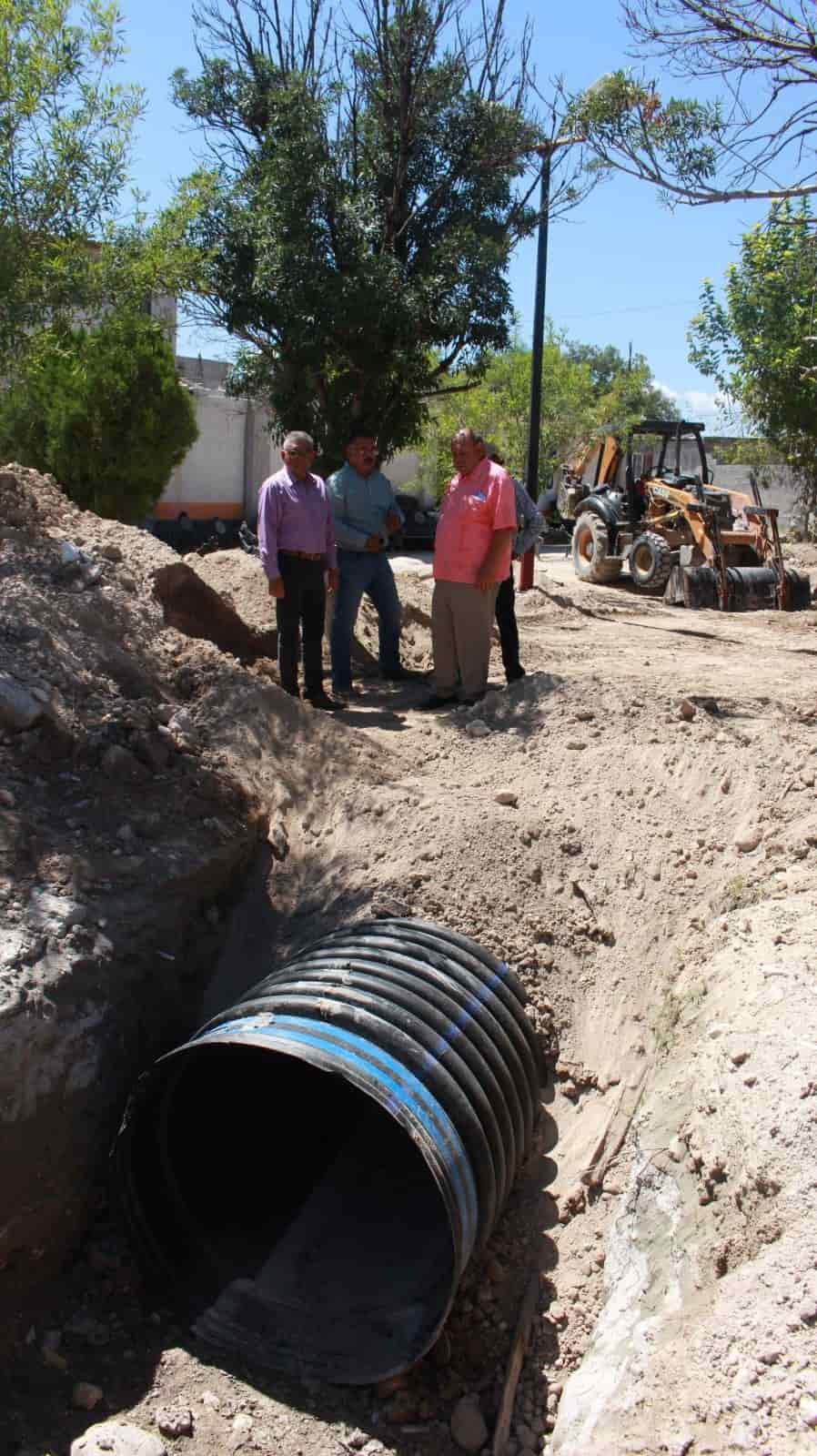 Supervisan drenaje pluvial de Castaños 