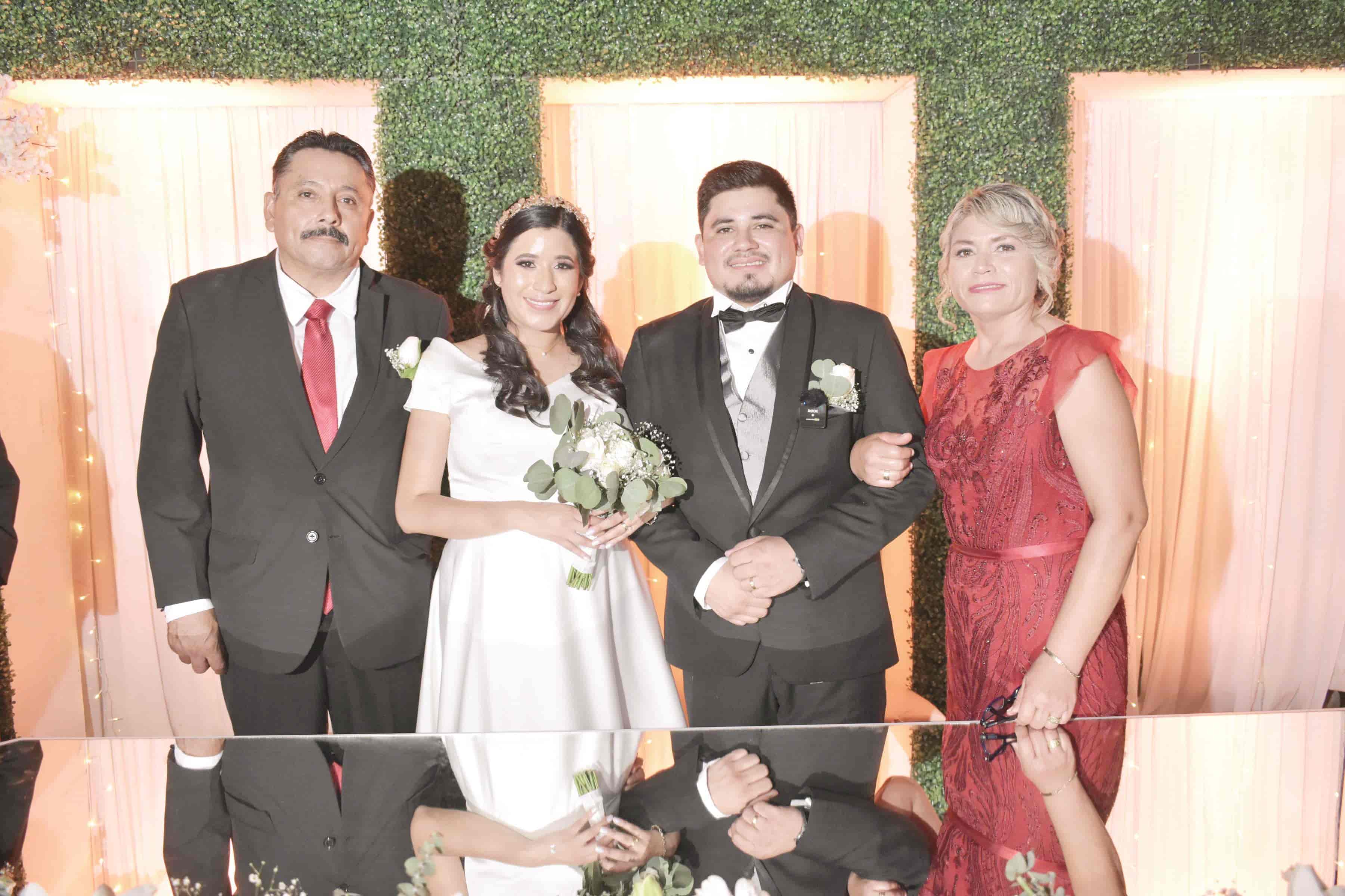 Ariadna y Alberto se unen en matrimonio