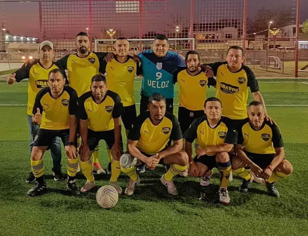 Torneo de futbol 7 en la recta final Liga auténtica de veteranos