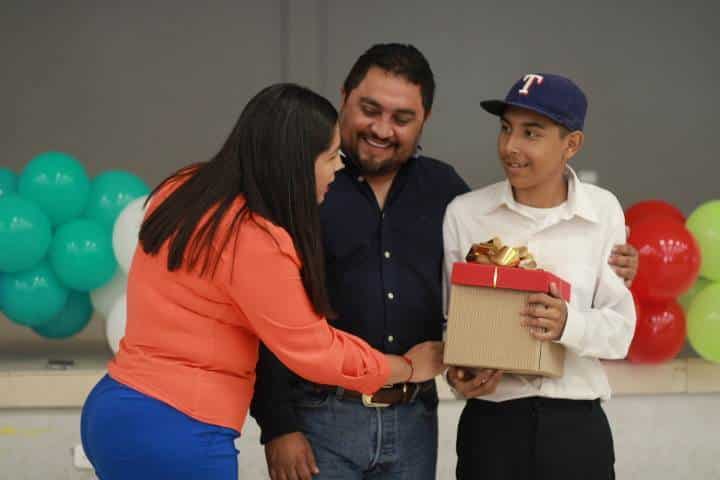 Realizan evento “Cumpliendo deseos”