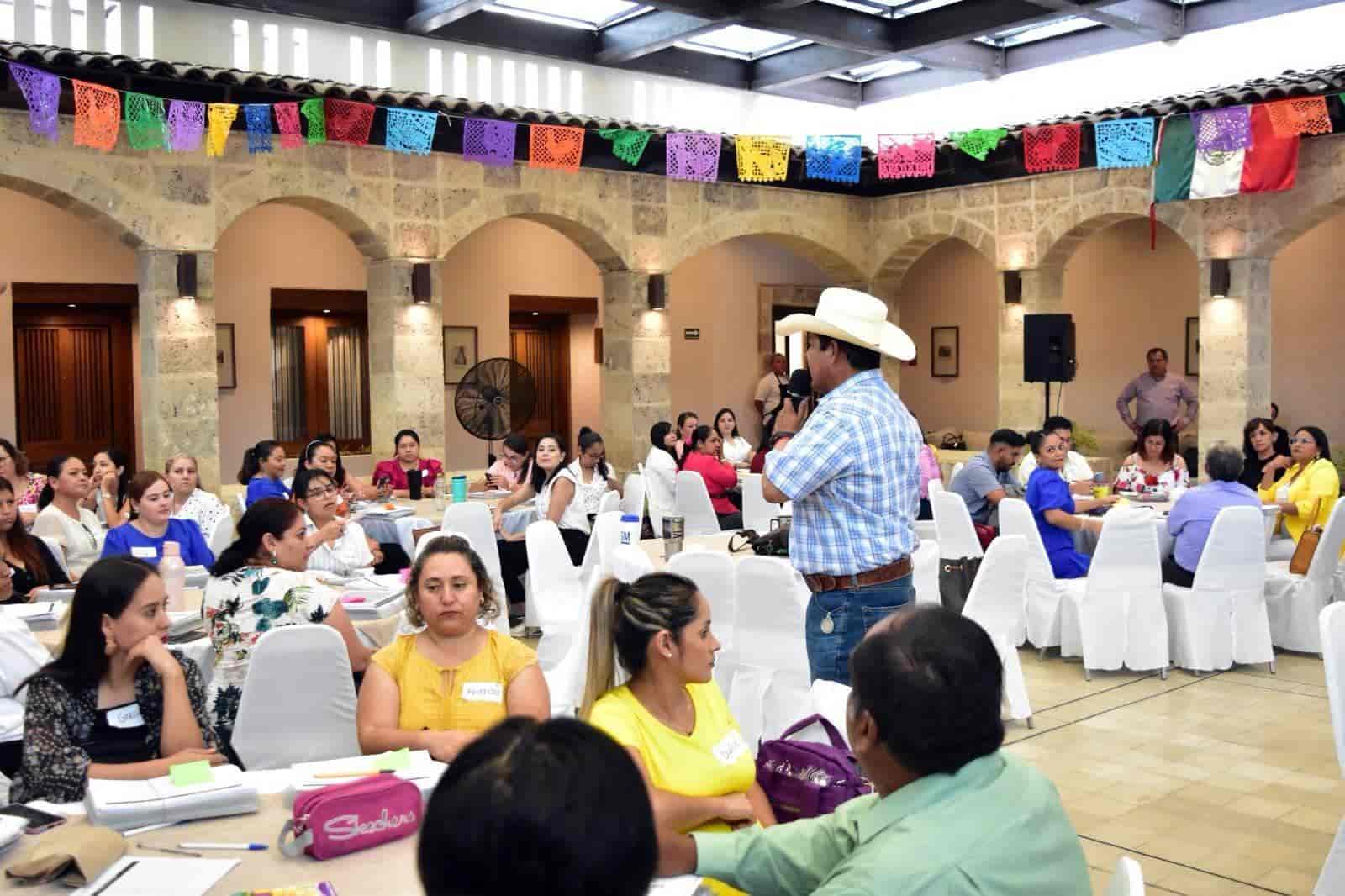 Destaca Beto trabajo educativo del Plan 2040