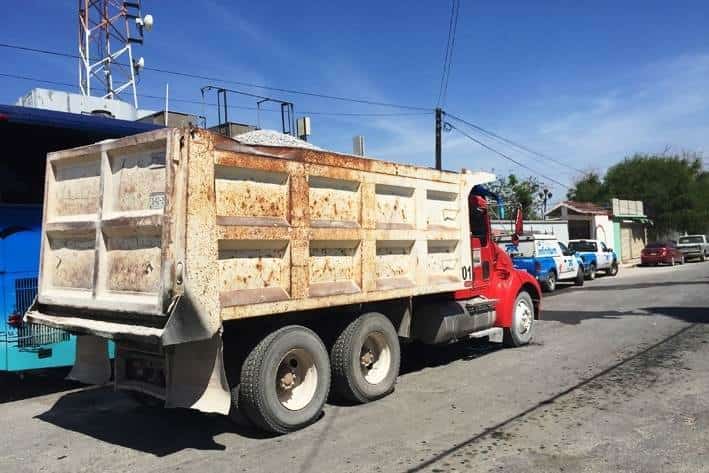 Tienen transportistas rezago en refrendo