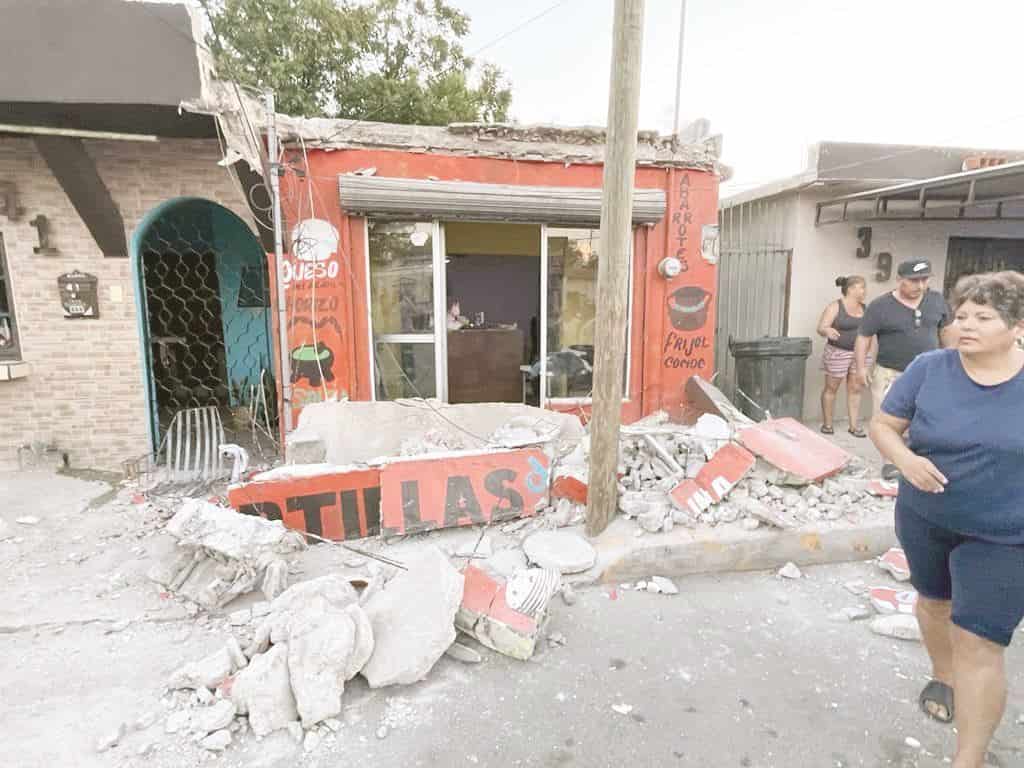 Se cae cornisa y amputa a abuelita