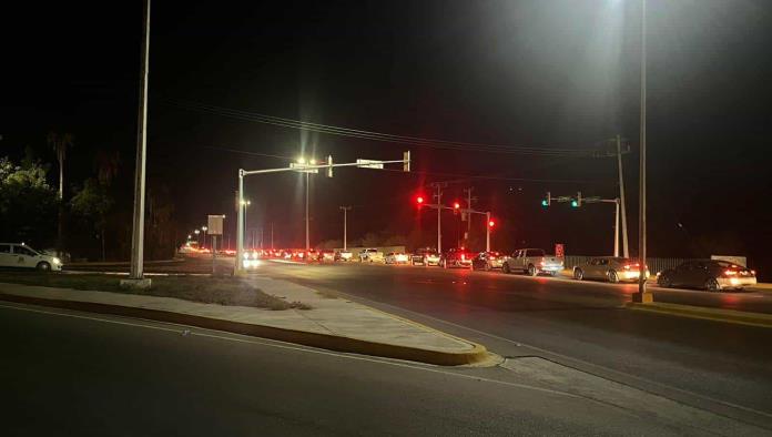 ¡Ahora en Acuña! Reportan largas filas en el Puente Internacional