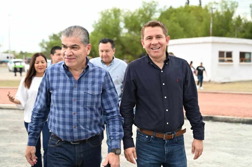 Entrega Riquelme obras en la región
