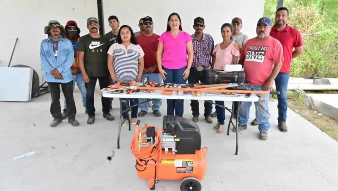 Donan herramientas para mejorar servicios
