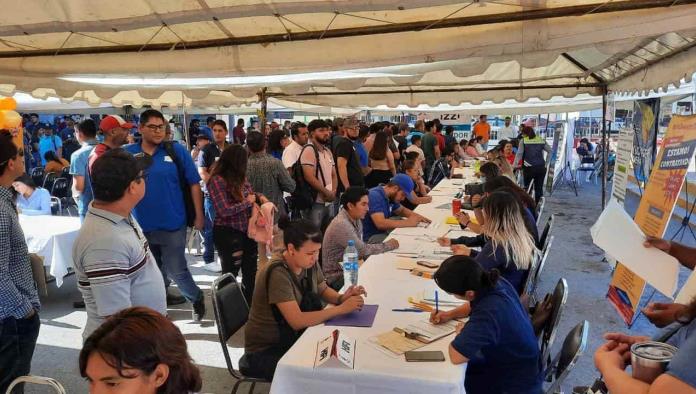 Realizan feria del empleo en Frontera